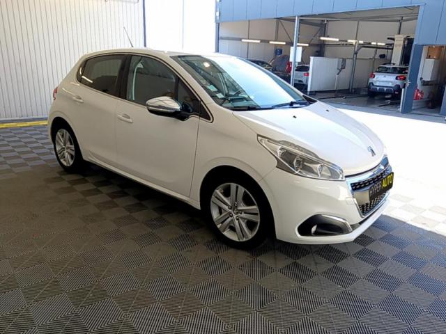 Peugeot 208 image 4
