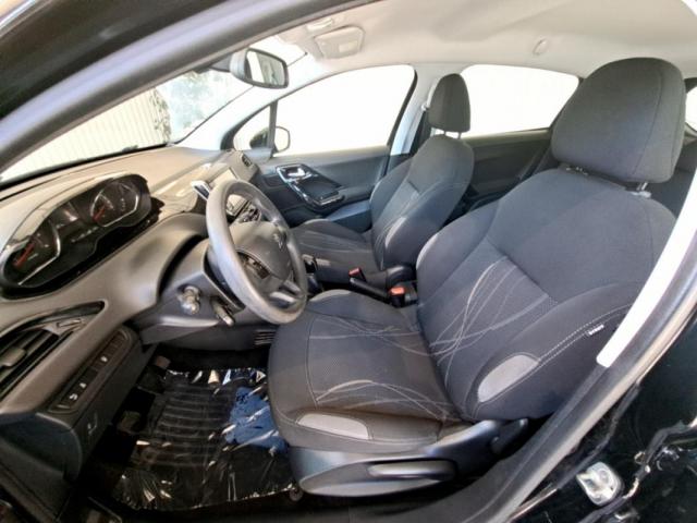 Peugeot 208 image 3
