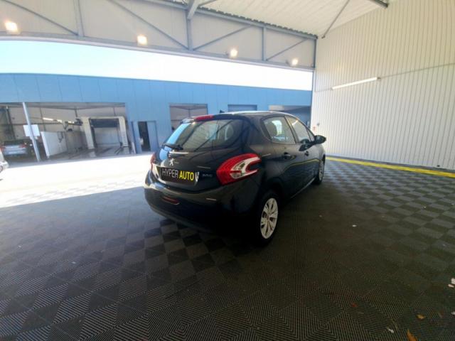 Peugeot 208 image 7