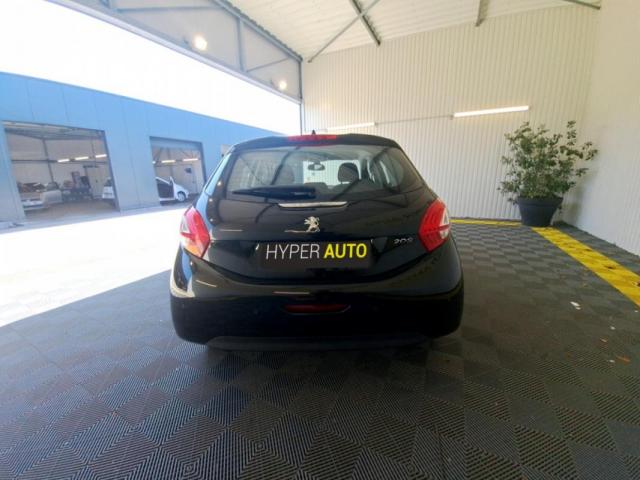 Peugeot 208 image 1