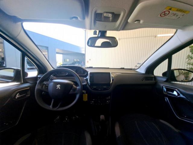 Peugeot 208 image 8