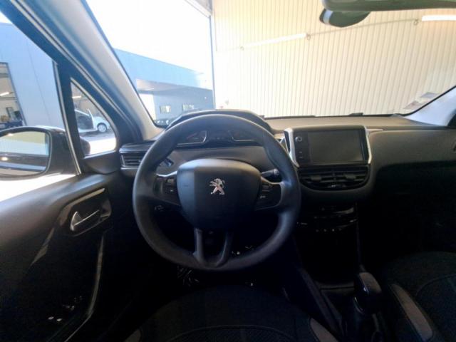 Peugeot 208 image 2