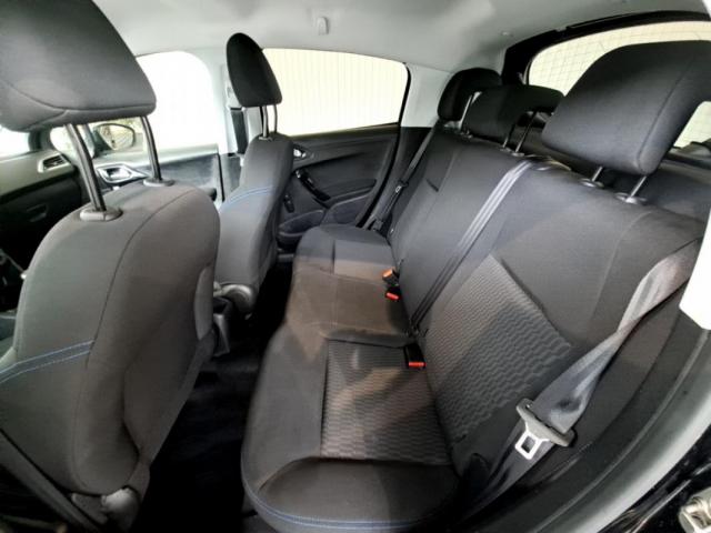 Peugeot 208 image 6