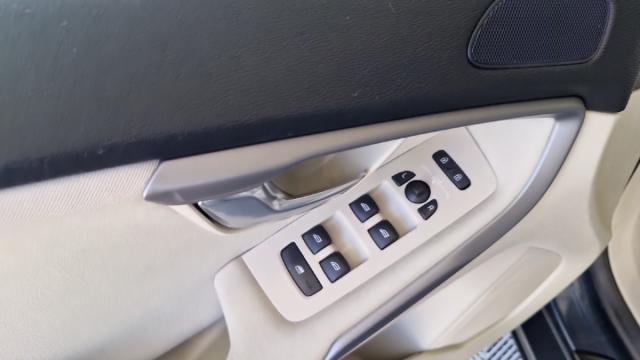 Volvo V40 image 1