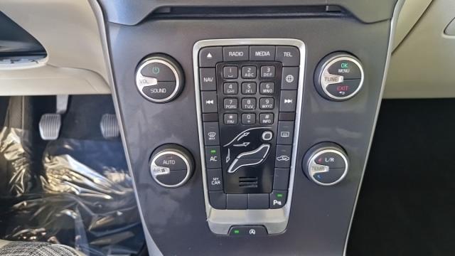 Volvo V40 image 6