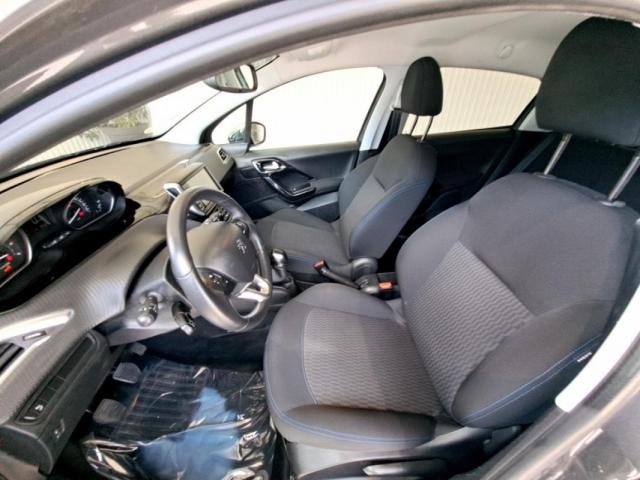 Peugeot 208 image 6