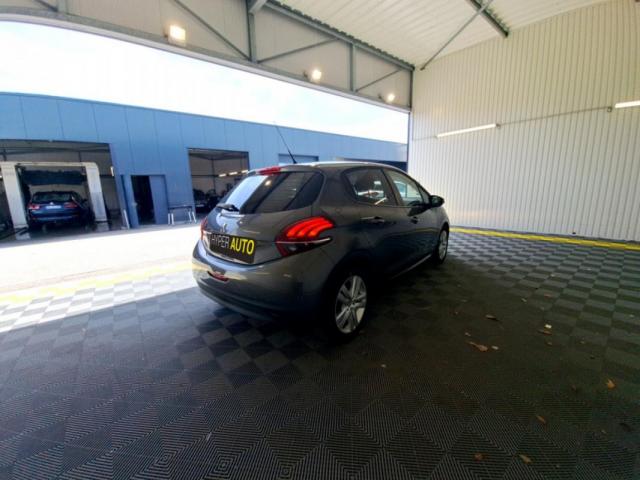Peugeot 208 image 7