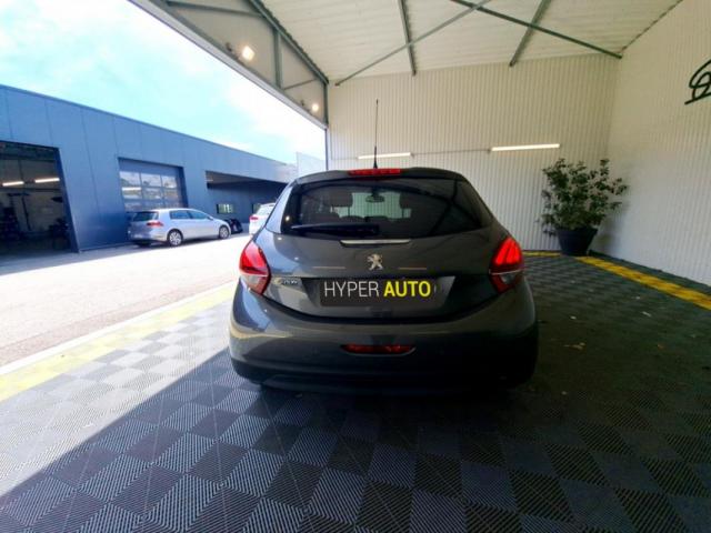 Peugeot 208 image 1