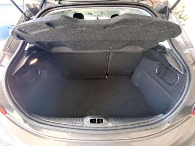 Peugeot 208 image 8