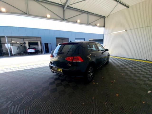 Volkswagen Golf image 9