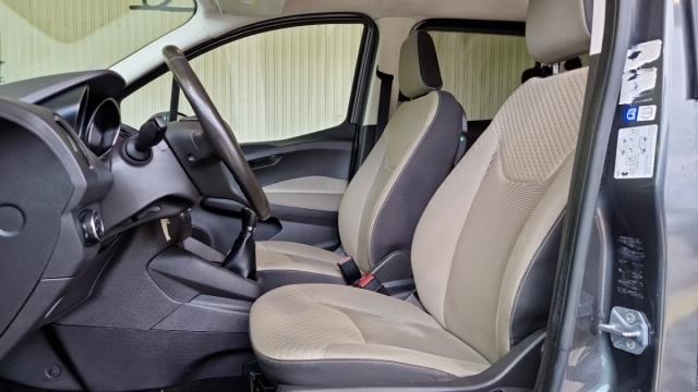 Ford Tourneo image 6