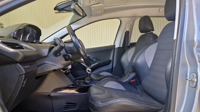 Peugeot 2008 image 1