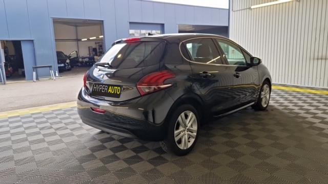 Peugeot 208 image 8