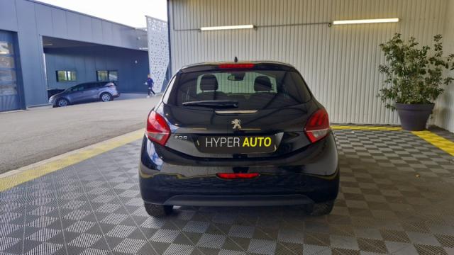 Peugeot 208 image 3