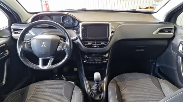 Peugeot 208 image 9