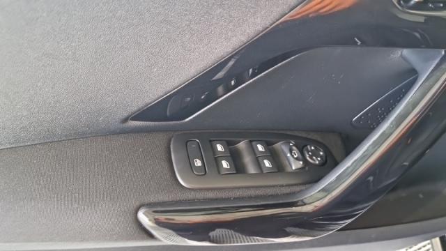 Peugeot 208 image 1