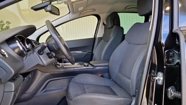 Peugeot 3008 image 8