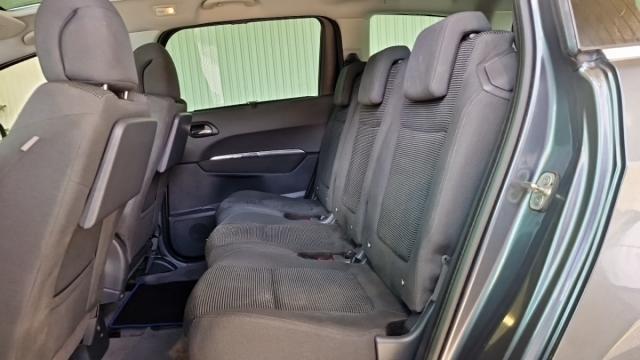 Peugeot 5008 image 2