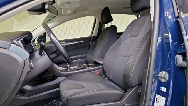 Ford Mondeo image 6