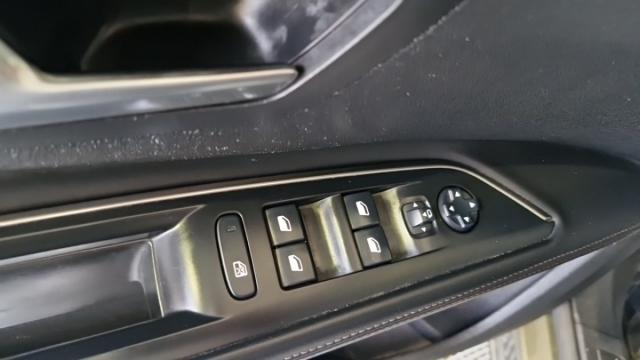 Peugeot 5008 image 6