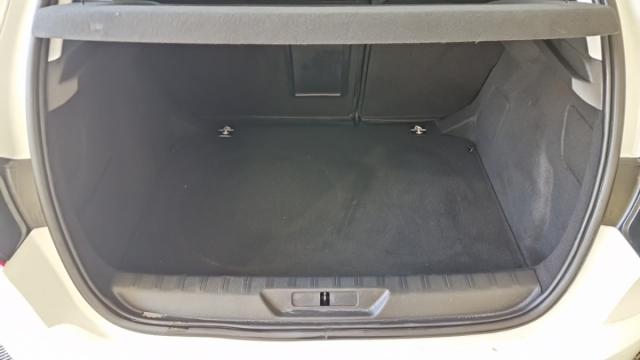 Peugeot 308 image 2