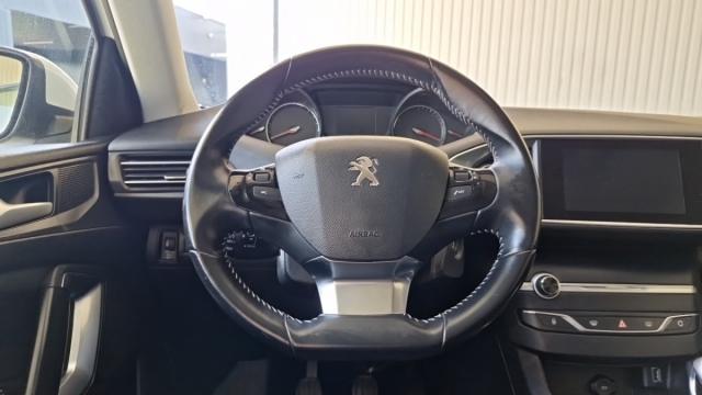 Peugeot 308 image 1