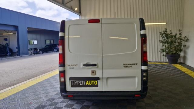 Renault Trafic image 2