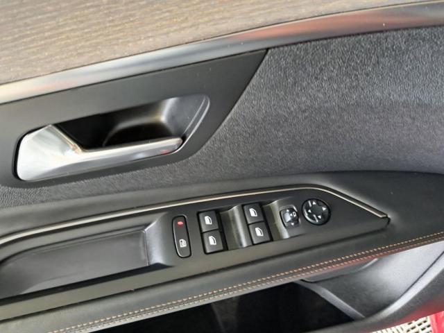 Peugeot 3008 image 3