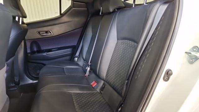 Toyota C-Hr image 6