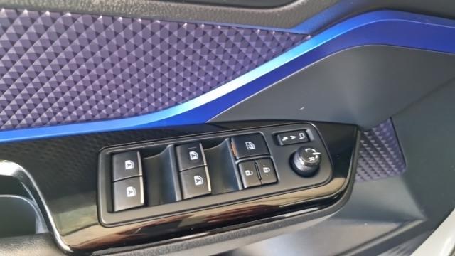 Toyota C-Hr image 1