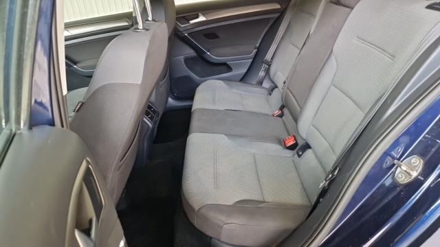 Volkswagen Golf image 8