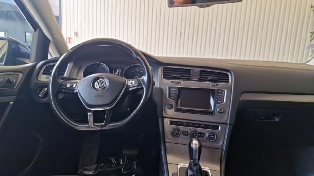 Volkswagen Golf image 9