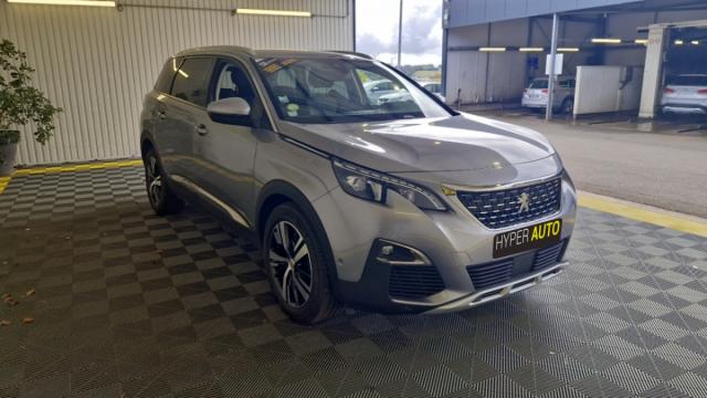 Peugeot 5008 image 1