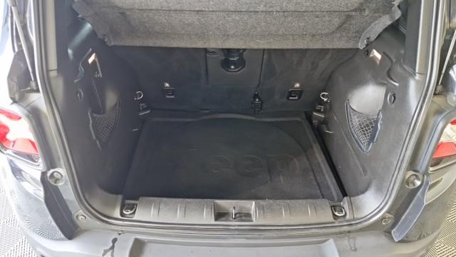 Jeep Renegade image 2