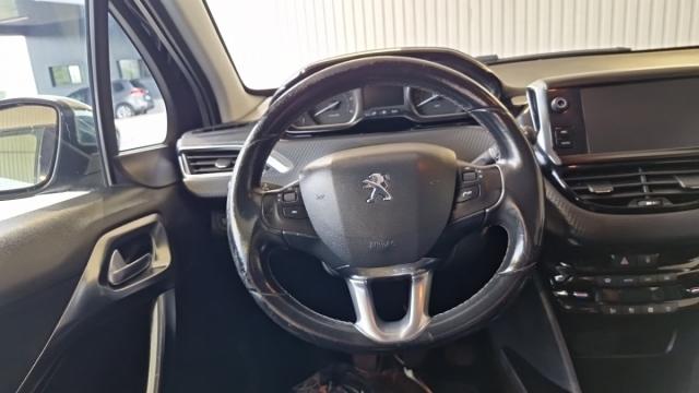 Peugeot 2008 image 2