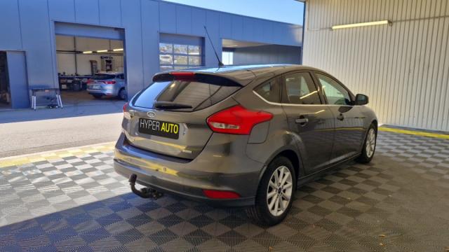 Ford Focus image 6