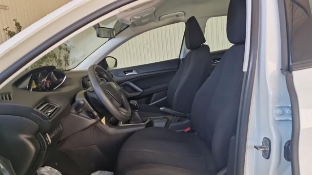 Peugeot 308 image 9