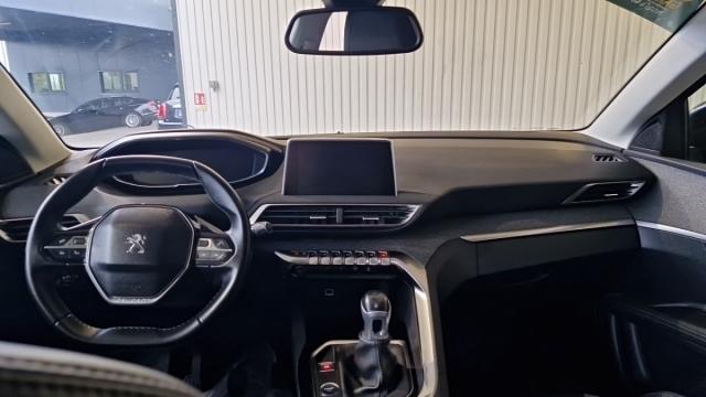 Peugeot 3008 image 2