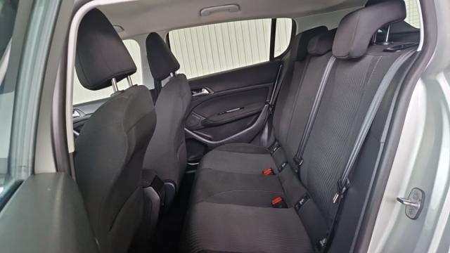 Peugeot 308 image 2