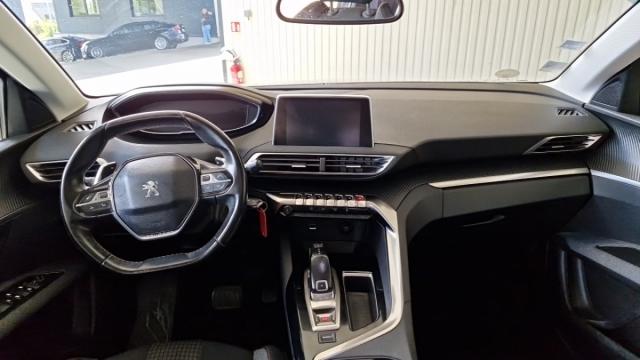 Peugeot 3008 image 3