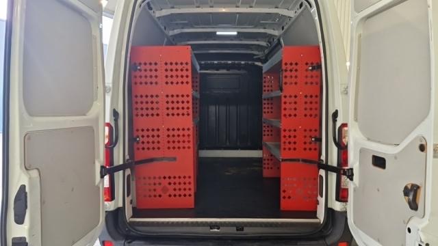 Renault Master image 1