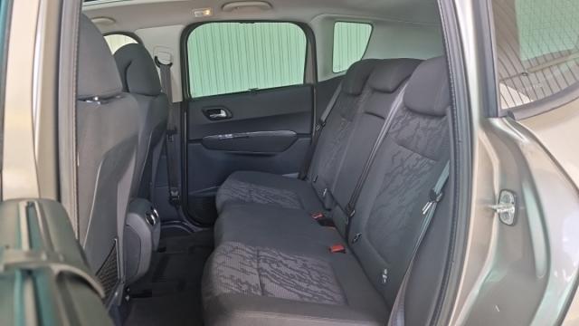 Peugeot 3008 image 2