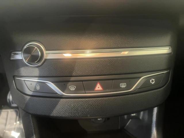 Peugeot 308 image 2