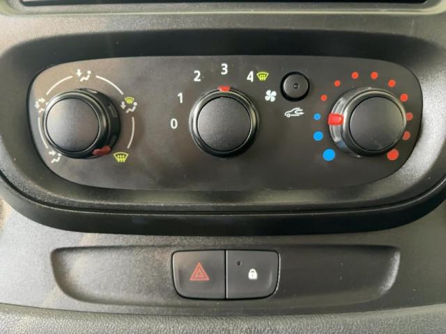 Renault Trafic image 7