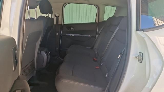 Peugeot 3008 image 3