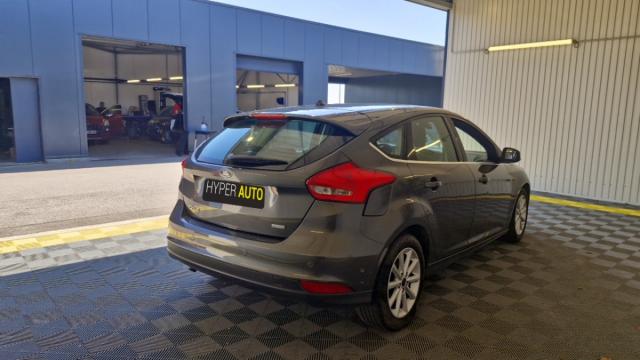 Ford Focus image 9