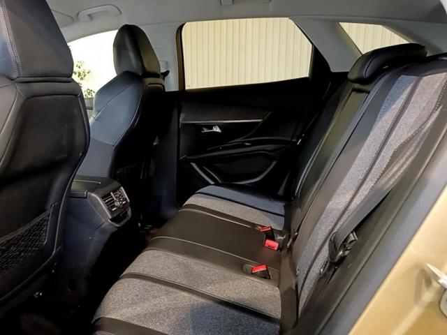 Peugeot 3008 image 2