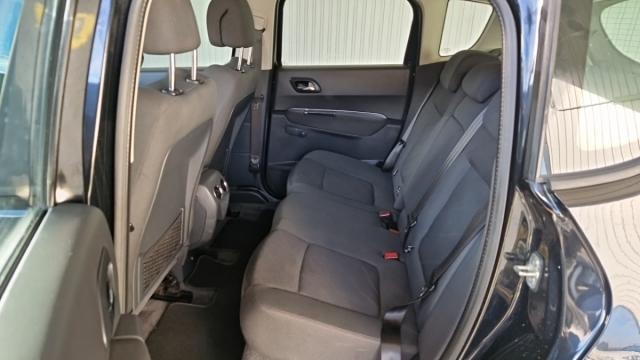 Peugeot 3008 image 2