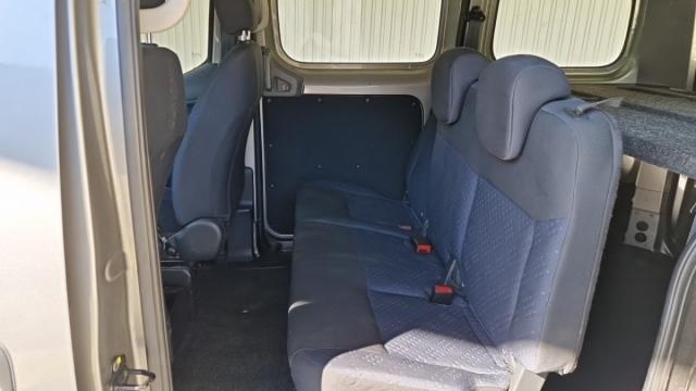 Nissan Nv200 image 4