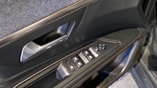 Peugeot 3008 image 7